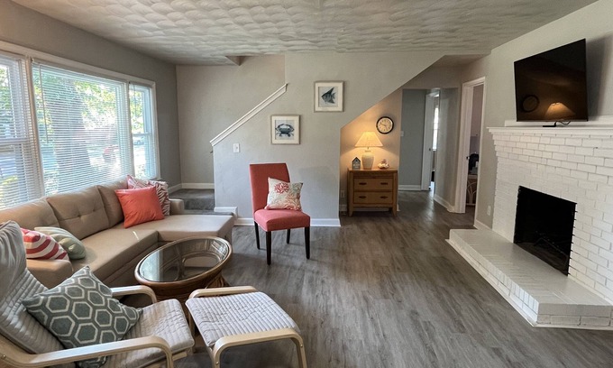 Bayview House | Inviting House in Bayview with Spa & Pet-Friendly Options