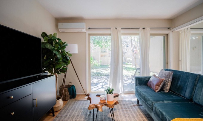 University South Apartment | Convenient Palo Alto 1BR with Parking, near Tech Hub