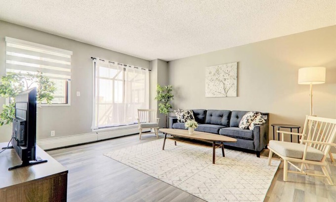 Beltline Apartment | Stylish Top Floor Retreat with Workspace & Parking by Doorbed