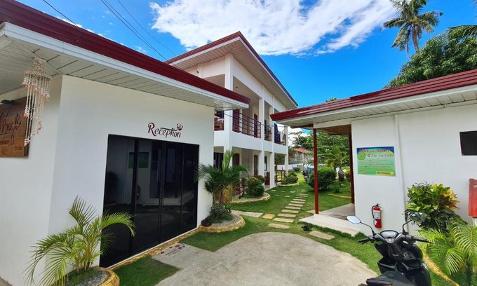 Basdiot House | Oceanfront Roos Guesthouse with Breakfast & 9/10 Review Score