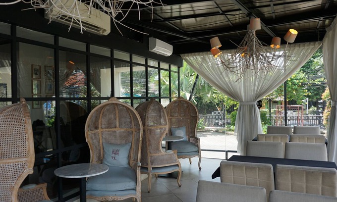 Bangka Hotel | Inviting Roosseno Plaza: Rated 9.2 with Pool & Spa