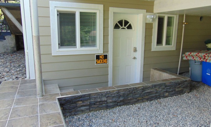 Okanagan-Similkameen Apartment | Discover Roost Quail's Suite with Ocean View & Spa