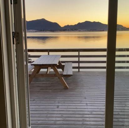 Vestvagøy House | Enchanting Rorbu i Lofoten with Oceanfront Views