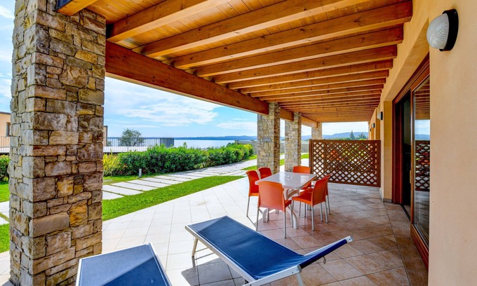 Moniga del Garda Resort | Rosa dei Venti: Lake View Apartment with Pools & Central Access
