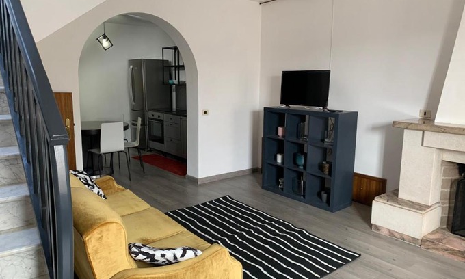 Sarconi Apartment | Guest Rated 10/10 at Rosa’s House - Pet and Child Friendly