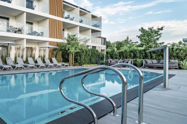 Rowy Apartment | Rosa Style: Oceanfront Bliss Rated 9.9 by Guests