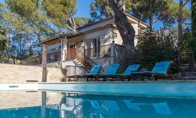 Saint-Georges-d'Orques Villa | Rosa Villa: Poolside Retreat with Scenic Views Near Montpellier