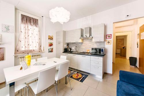 Verona City Centre Apartment | Pet-Friendly Rosa Tea Apartment in Scenic Castelvecchio