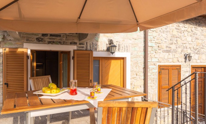 Gittana House | Rosa (VNA205) by Interhome