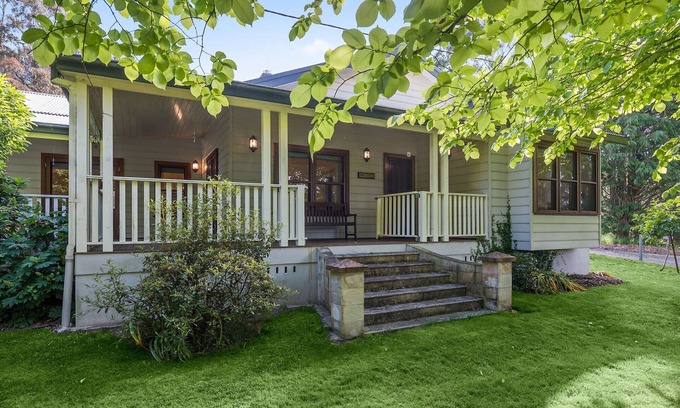 Avoca House | Cozy 'Rosalba' Cottage with Spa and Family-Friendly Amenities