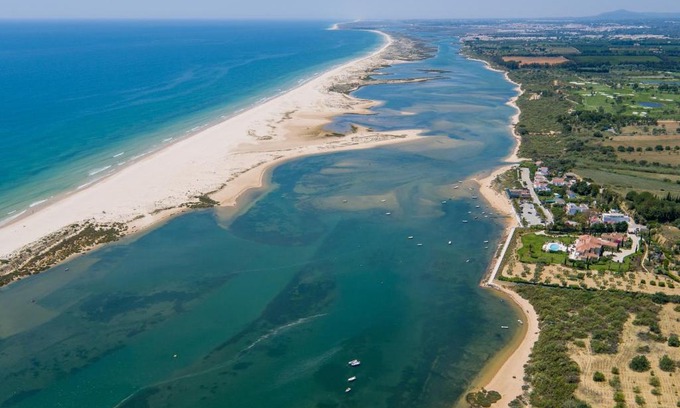 Vila Nova De Cacela Apartment | Family-Friendly Getaway at Rosas no Lagar - Rated 9.1/10