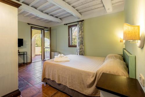 Capalbio House | Rosaspina - Appartamento 2: Pet-Friendly Retreat with Pool