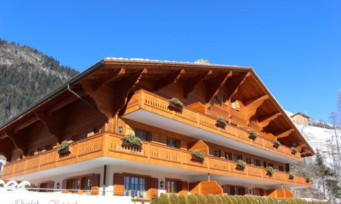 Chateau-d'Oex Apartment | Experience Rosat 25: Family-Friendly Retreat with Pool & Spa