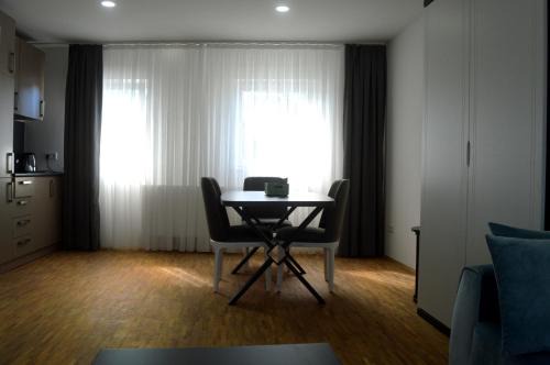 Rodheim vor der Hohe Apartment | Pet-Friendly Retreat at Rosbacher nun Residenz - 8.1/10