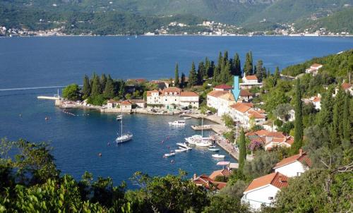 Rose Apartment | Rose - Apartmani Janovic: Top-Rated with Oceanfront Views