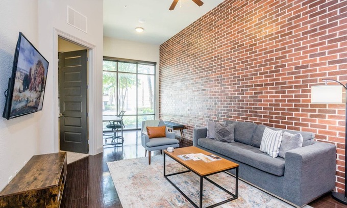 The Galleria Apartment | Trendy Rose at the Millennium | 1 BR Retreat in Houston