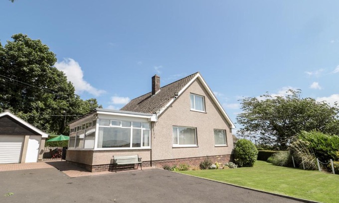 Belford House | Discover Rose Bank: Pet-Friendly Stay with 9/10 Reviews