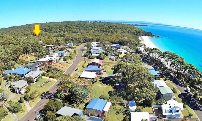 Hyams Beach House | Relaxing Rose Cottage with Oceanfront Views at Hyams Beach