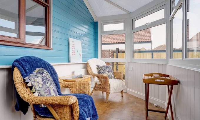 Walcott Cottage | Pet-Friendly Rose Cottage: Rated 10/10 with Breakfast & Kitchen