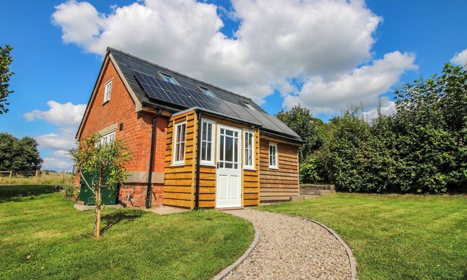 Garway Cottage | ROSE COTTAGE, family friendly, with a garden in Garway