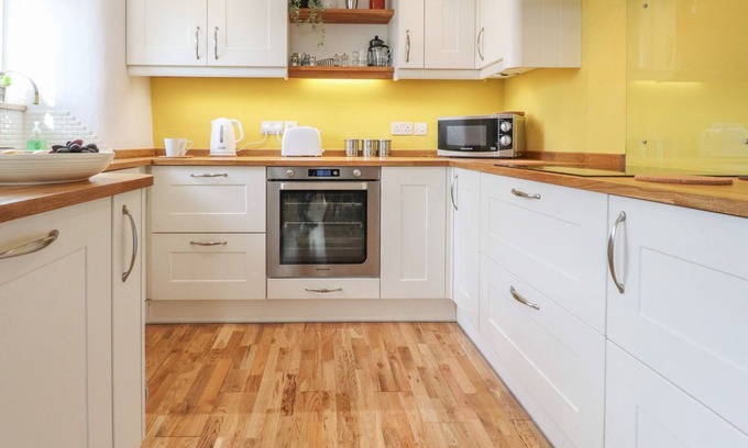 Clitheroe Cottage | Rose Cottage: Romantic Retreat with Spa and Breakfast in Chatburn