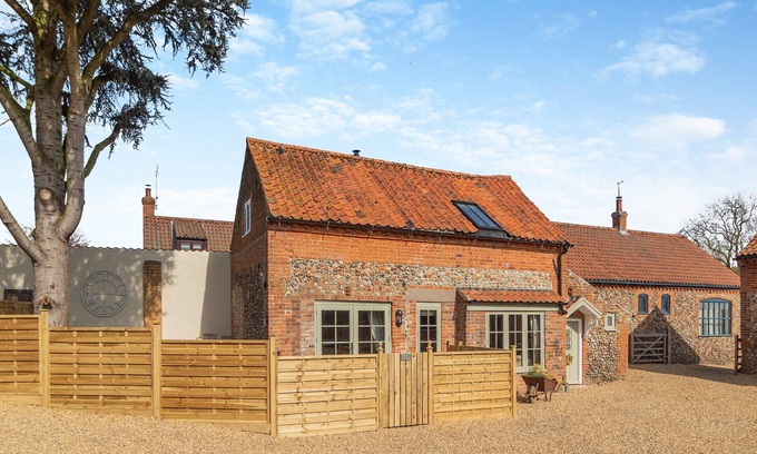 Great Snoring Cottage | Comfortable 2-Bedroom Retreat in Great Snoring, Fakenham