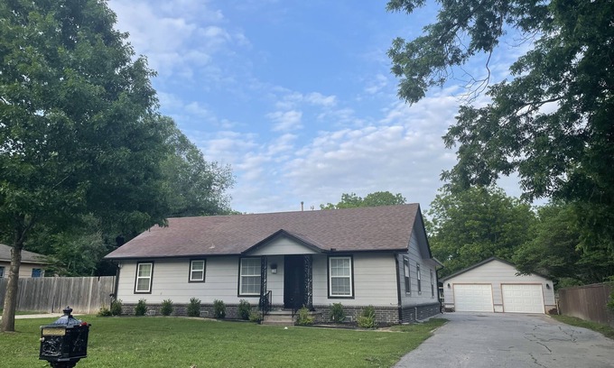 Broken Arrow House | Cozy Rose District Home with Spa & Family-Friendly Perks