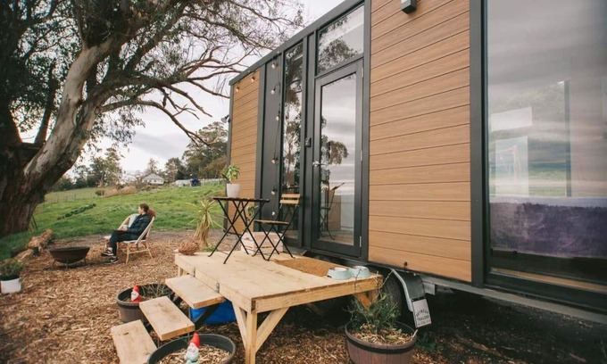 Neerim South House | Rose Hill: Guest Rated 9.6 with Pet-Friendly Amenities