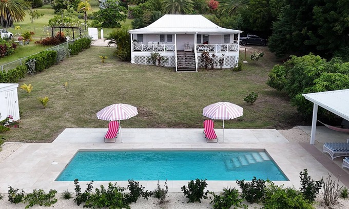 Falmouth Harbour House | Rose House, charming 2-bedroom house with pool and WiFi, AC, Falmouth, Antigua