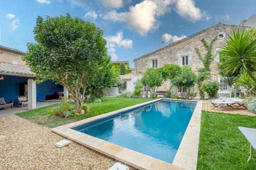 Robion House | Rose Thé - Idyllic Village Home with Private Pool in Lubéron