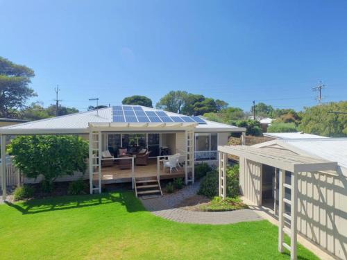 Port Willunga House | Unwind at Rose Villa - Family-Friendly in Port Willunga