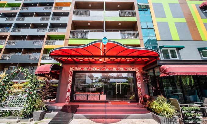 Rama 9 Apartment | Discover Roseate Ratchada: Family-Friendly & Accessible Stays