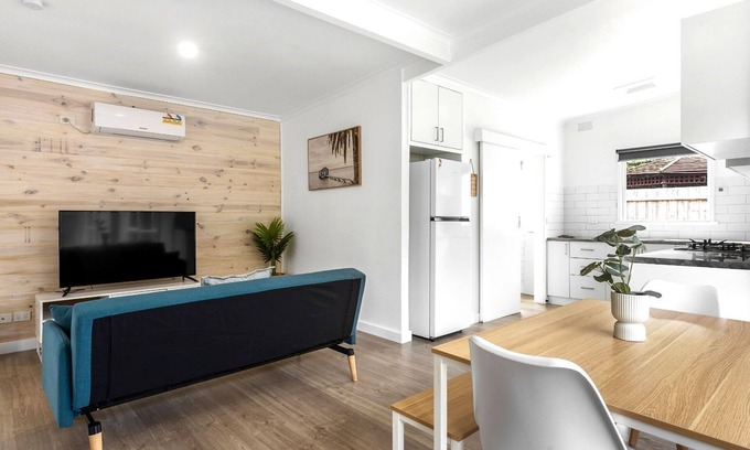 Capel Sound Apartment | Rosebud Beachfront Haven Coastal Bliss Three