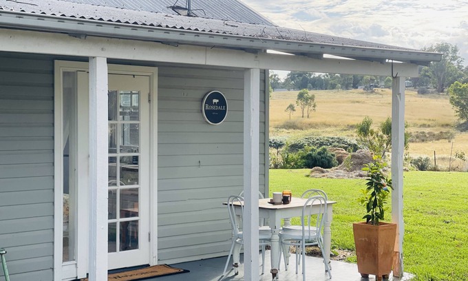 Gum Flat Cottage | Rosedale Tiny Farm Cottage: Cozy Retreat with Ocean View