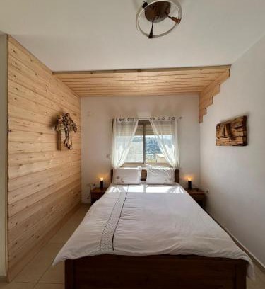 Kfar Vradim Apartment | Discover ROSEHILLS: Family-Friendly Retreat with Hot Tub