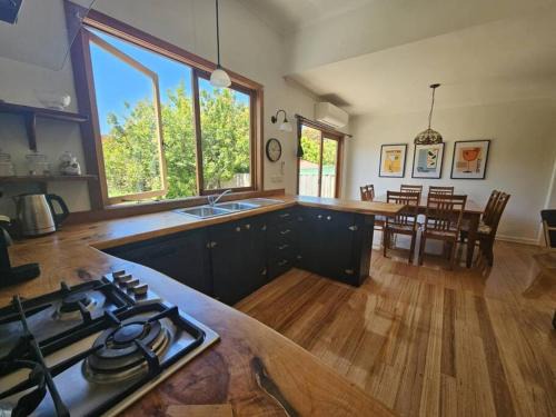 West Hobart House | RoseIris Cottage - City Charm in Central West Hobart