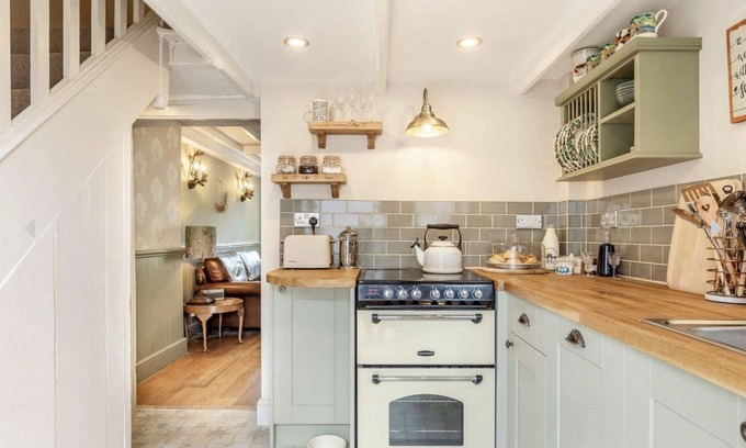 Bere Alston Cottage | Rosemary Cottage: Idyllic Village Retreat with Spa Amenities
