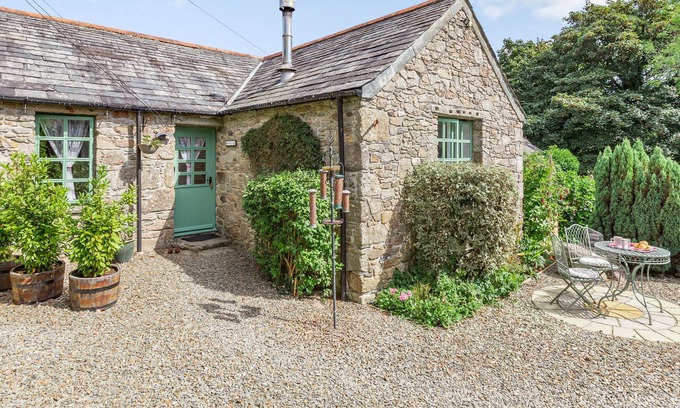 Lower Trengale House | ROSEMARY COTTAGE, pet friendly, with open fire in Bodmin Moor