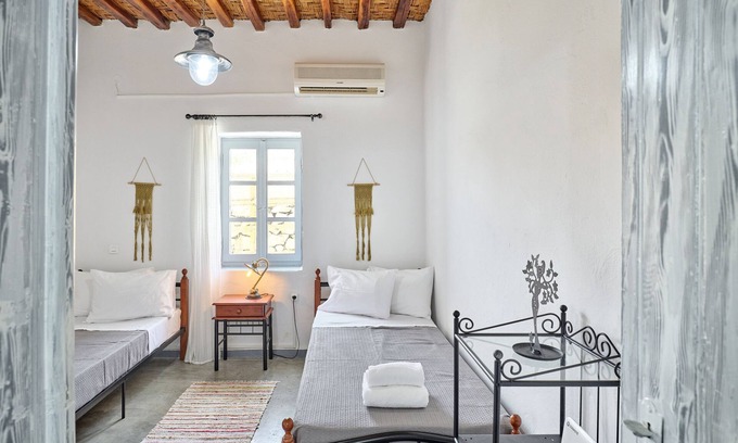 Kimolos House | Rosemary Hotel: Pet-Friendly with Ocean View and Breakfast