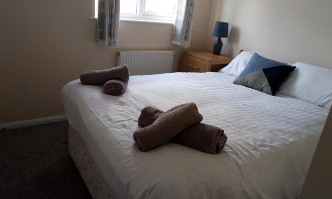 Torrington House | Comfortable Rosemoor View: Pet and Child-Friendly Retreat