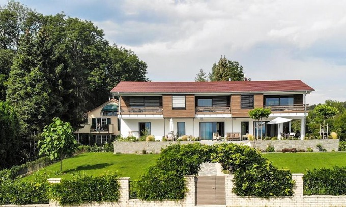 Stetten Apartment | Rosenhof: Family & Pet Friendly with Stellar Guest Ratings