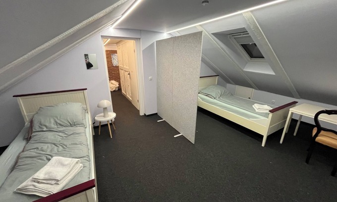 Krogaspe Apartment | Rosenkate - Apartment with 2 rooms (+ 1 room with passage in one of the rooms)