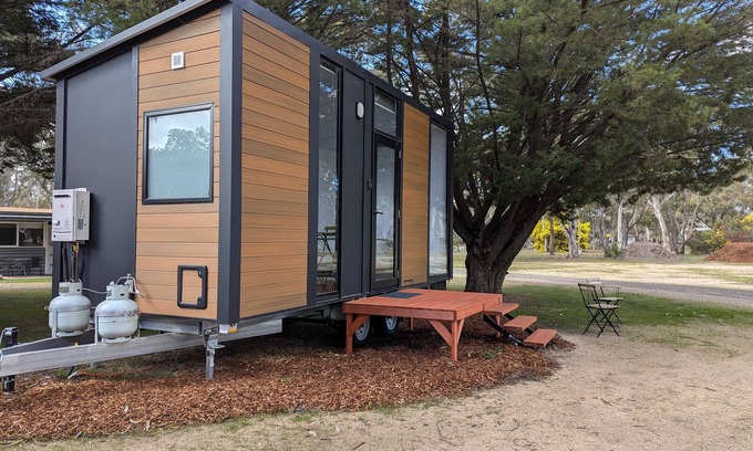 Dadswells Bridge House | Discover Roses Gap View: Family-Friendly with Pool Access