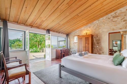 Barroselas House | Roses House at Fountain Retreat I Pool, Jacuzzi & Sports Escape
