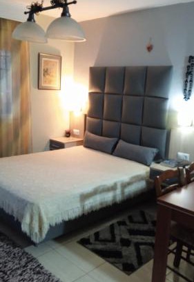 Nea Michaniona Apartment | Roses Studios: Guest Rated 10/10 & Family-Friendly Stay