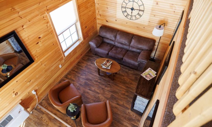 Bethlehem Cabin | Discover Rosewood Villa 19: Cozy Log Cabin Retreat