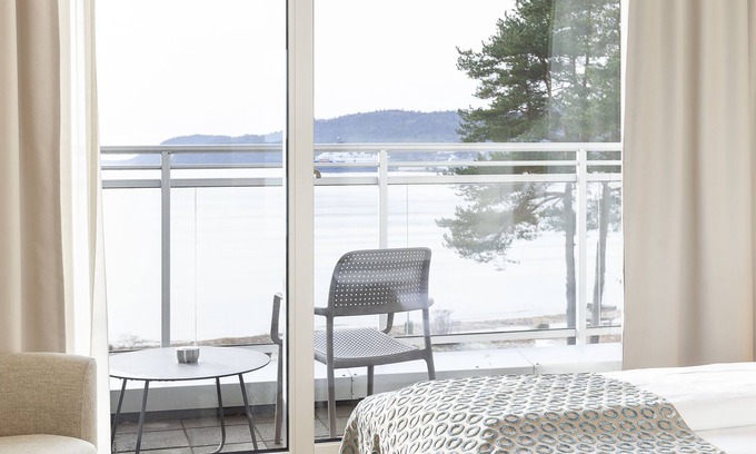 Lyngdal Hotel | Discover Rosfjord Strandhotell: 4-Star Spa & Pool Retreat