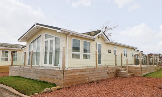 Welton Cottage | Rosie's Chalet: Pet-Friendly Retreat with Garden in Armathwaite