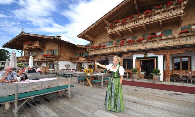 Kitzbuehel Hotel | Experience Rosis Sonnbergstuben: 4-Star Oceanfront Retreat