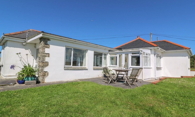 St. Levan House | Pet-Friendly Rospletha Bungalow with Ocean View in Treen